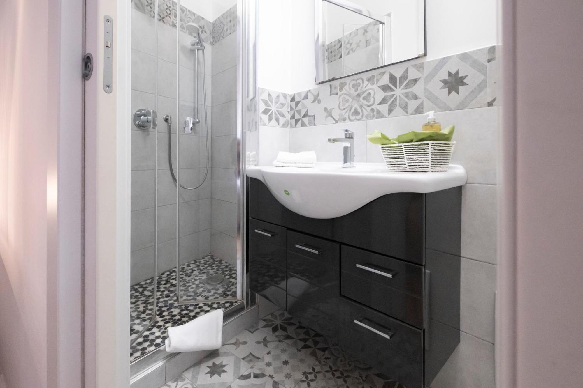 Santonofrio Apartments Рим Экстерьер фото