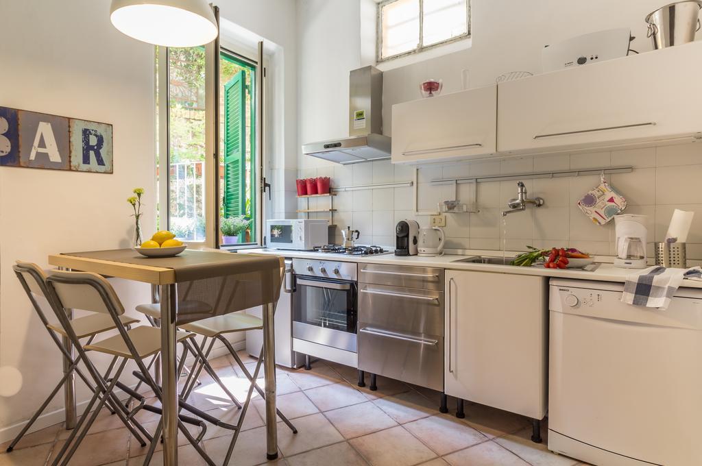 Santonofrio Apartments Рим Экстерьер фото